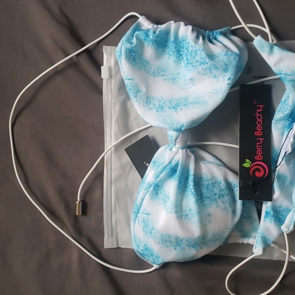 Berry Beachy Agua micro bow top and minimal bottom - Picture 4 of 11